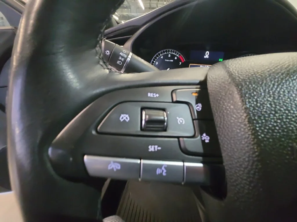 Used 2023 CRYSTAL WHITE TRICOAT Cadillac AWD Luxury image 26