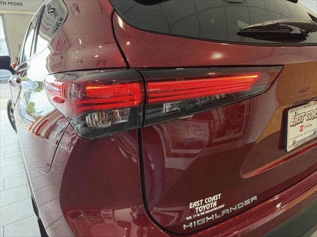 Certified Used 2025 RUBY FLARE PEARL* Toyota  image 48