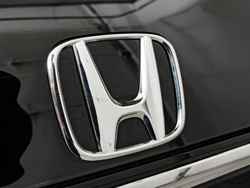 Used 2019 Black Honda  image 17