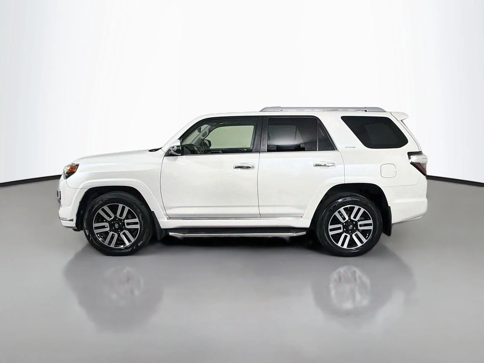 Used 2015 Blizzard Pearl White Toyota Limited image 8