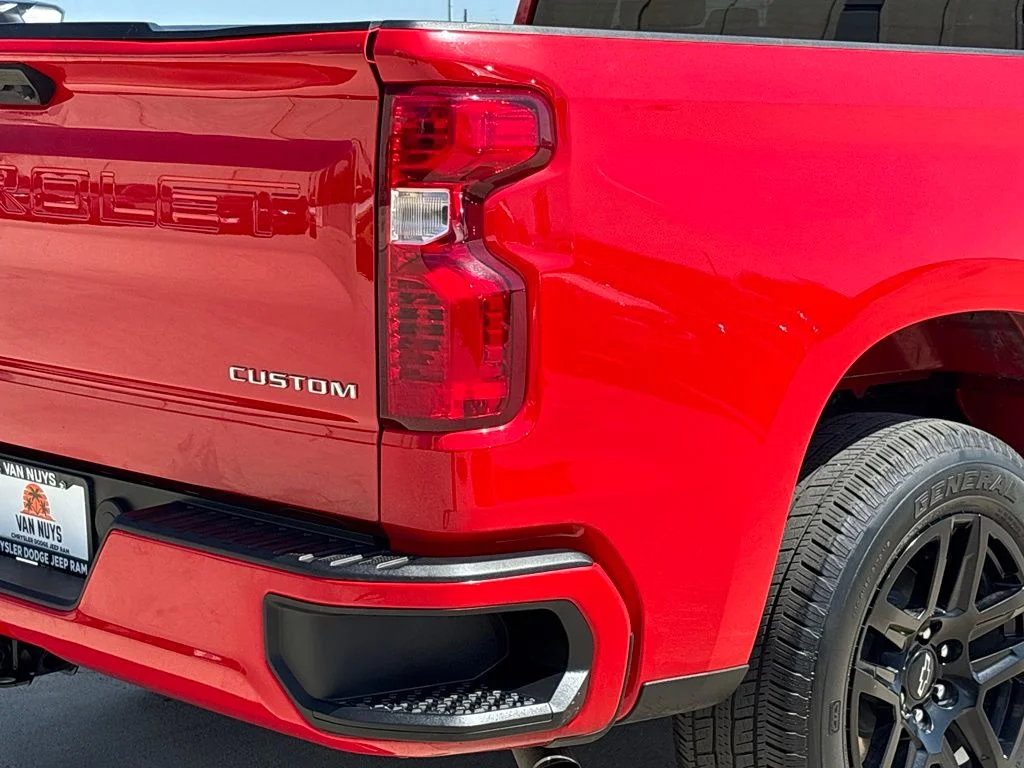 Used 2023 Red Chevrolet Custom image 6