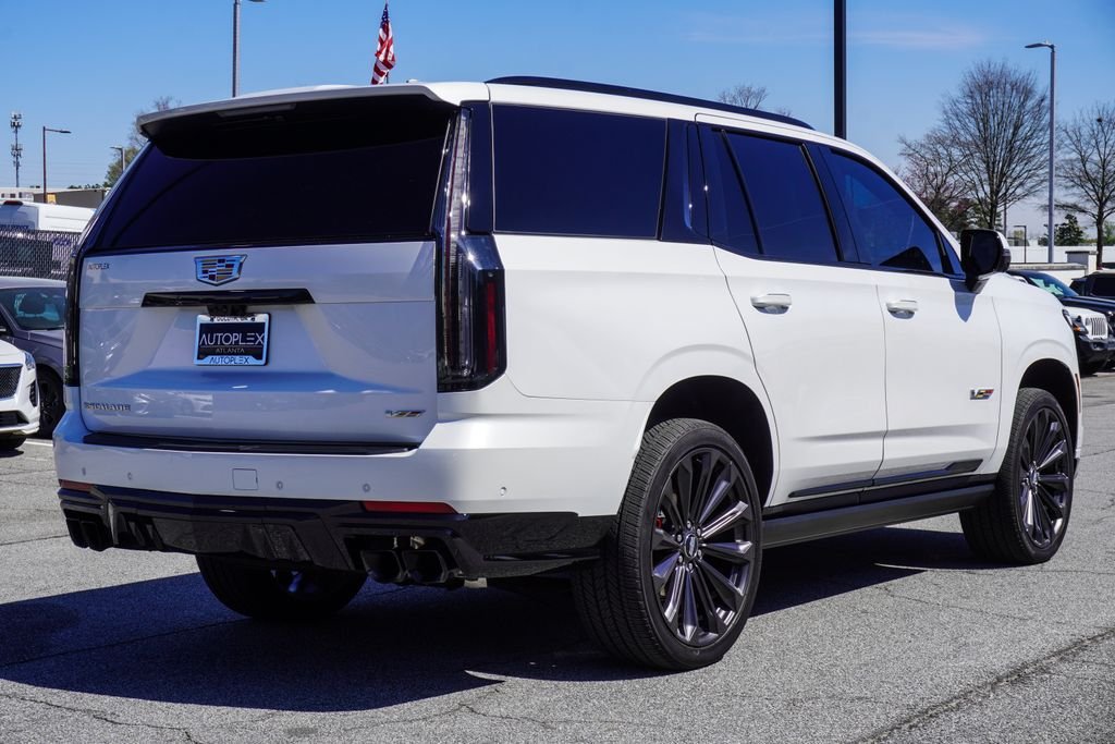 Used 2025 White Cadillac V-Series image 37