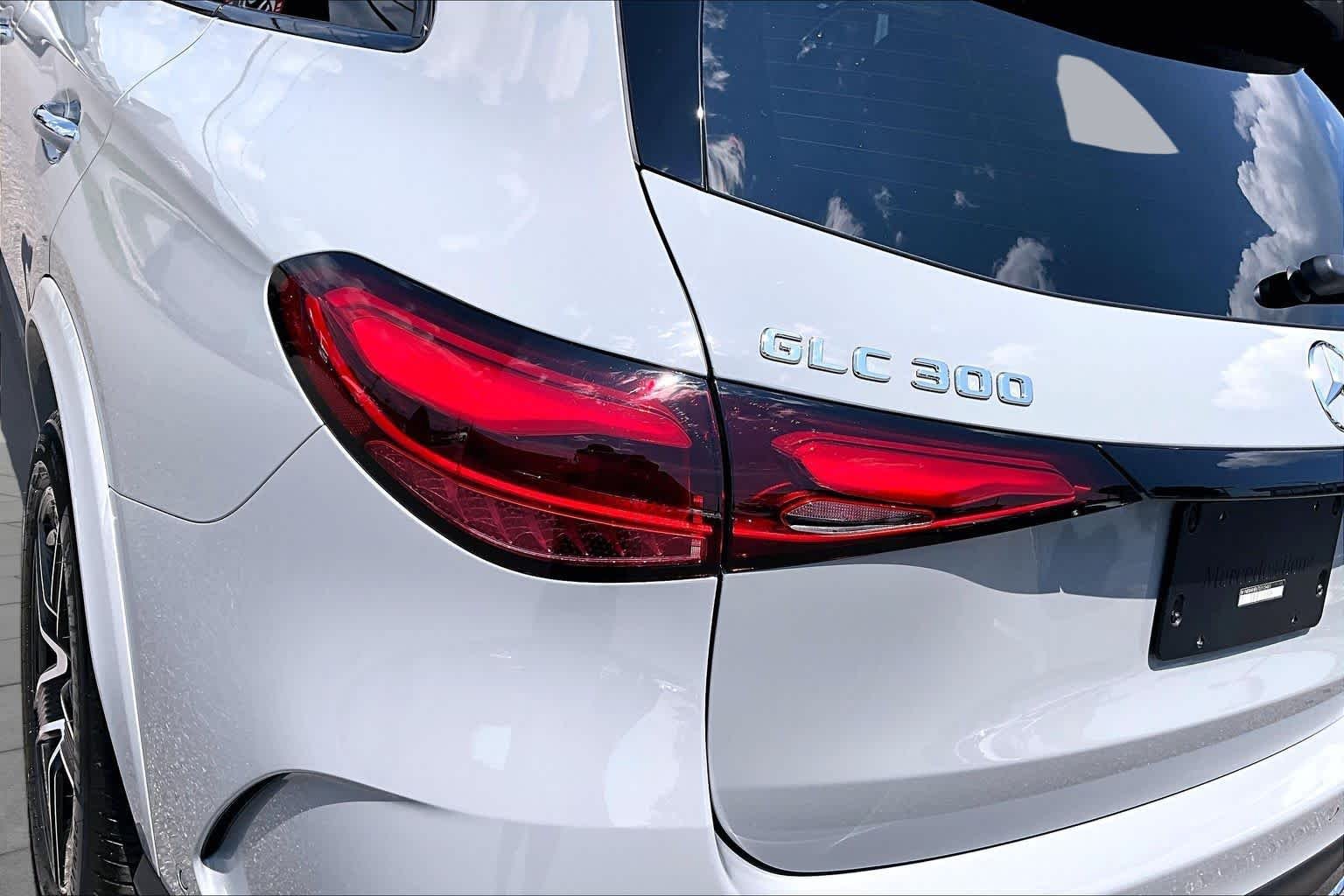 Certified Used 2026 MANUFAKTUR Alpine Grey Mercedes-Benz GLC 300 image 27