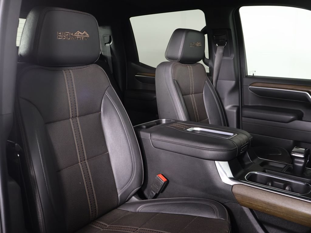 Used 2022 Black Chevrolet High Country image 28