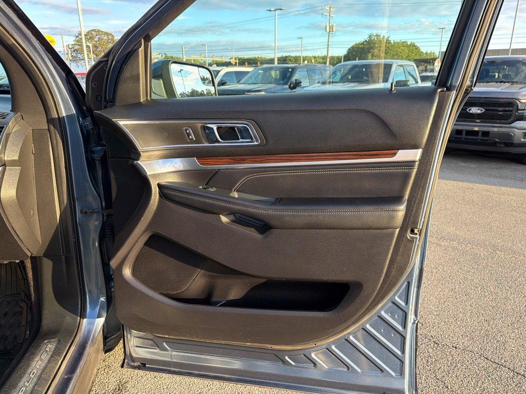 Used 2018 Blue Metallic Ford Limited image 24