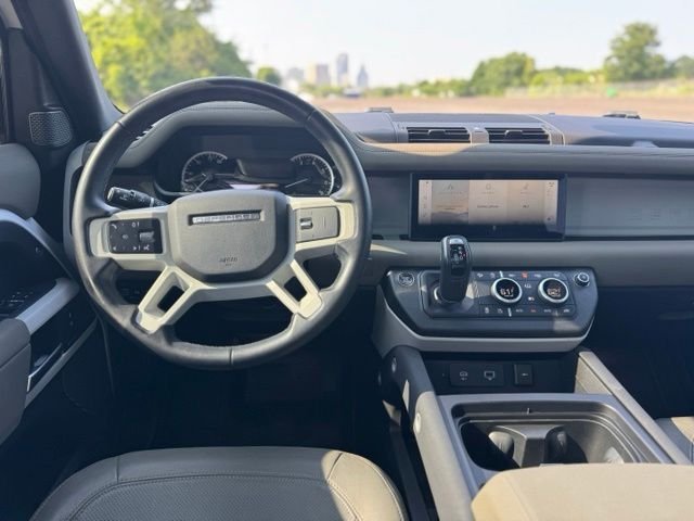 Used 2023 White Land Rover S image 13