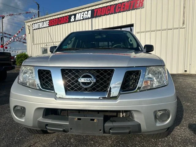 Used 2016 Silver Nissan SV image 2