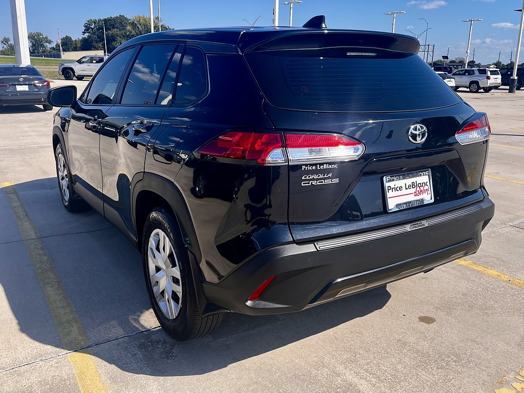 Used 2025 Jet Black Toyota L image 7