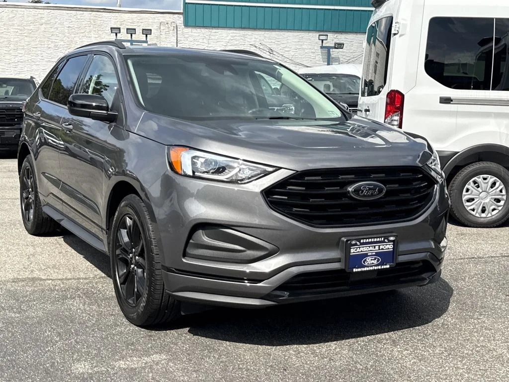 Used 2023 Gray Ford SE image 1