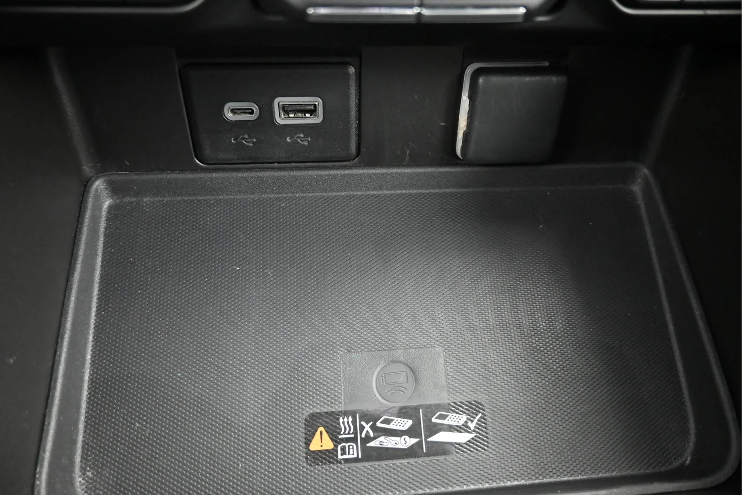 Used 2024 Black Chevrolet Premier image 21