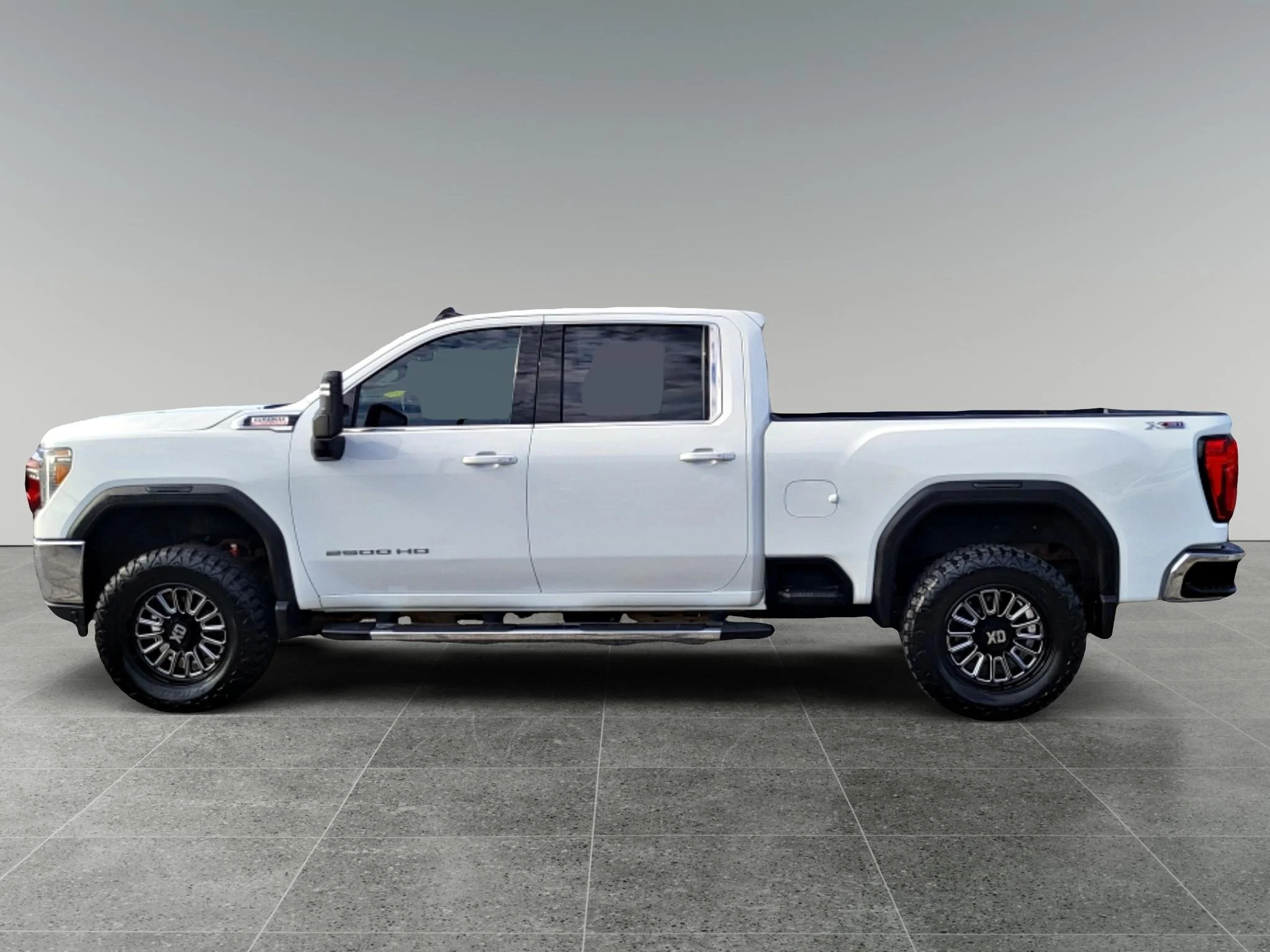 Used 2021 Summit White GMC SLE image 9