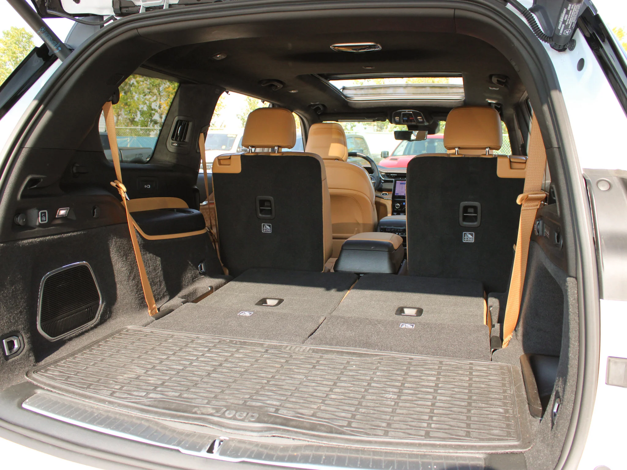 Used 2025 White Jeep Summit Reserve * No Accidents | Luxury SUV | Remote Start | Apple CarPlay image 21