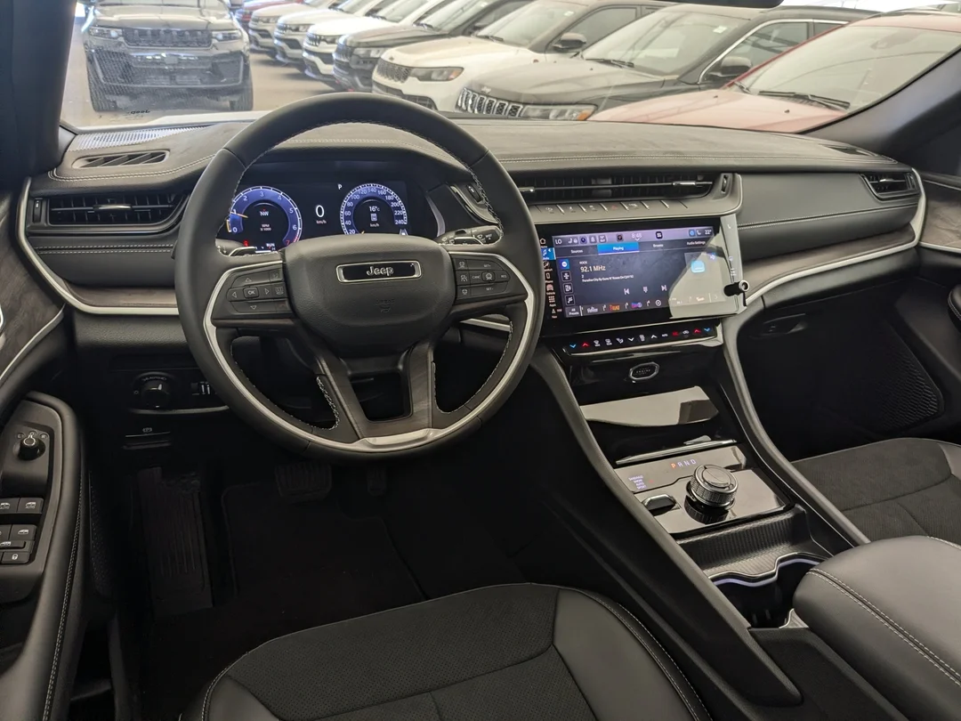 New 2026 Grey Jeep Altitude - - 4x4 - 20 Gloss Black Wheels - Remote Start - Capri Leatherette & More! image 25