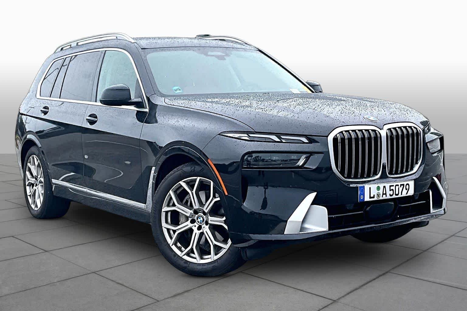 Used 2023 Black Sapphire Metallic BMW xDrive40i image 3