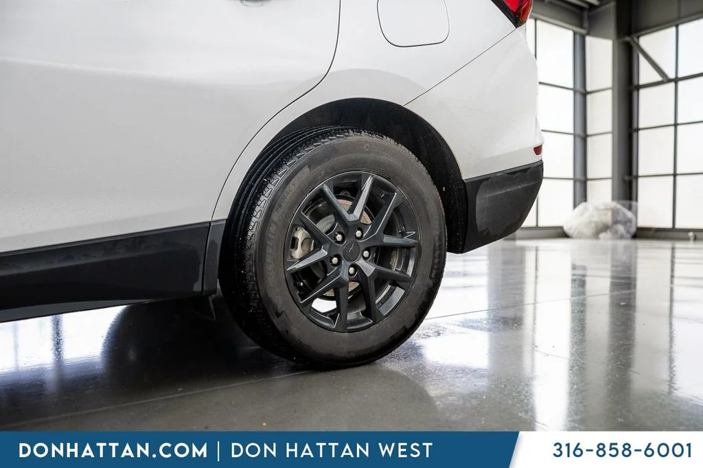 Used 2024 White Chevrolet LT image 37