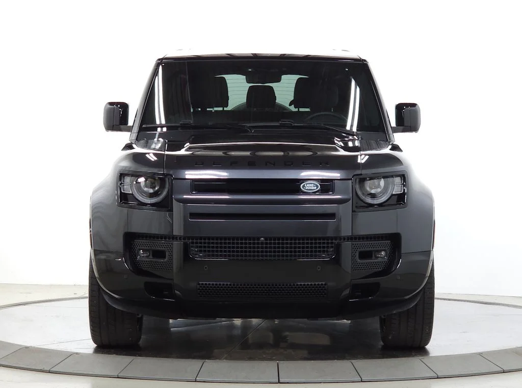 2025 Land Rover Defender V8 - Photo 12