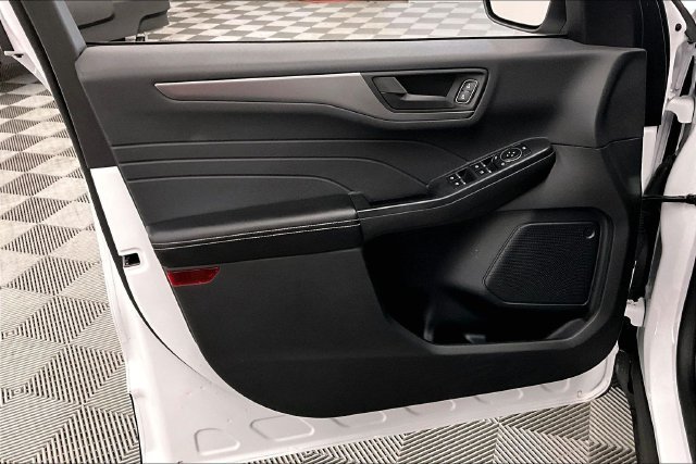 Used 2025 Oxford White Ford Active image 19