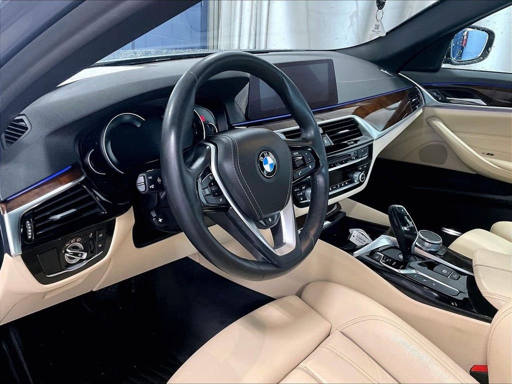 Used 2019 Blue BMW 530e xDrive iPerformance image 8