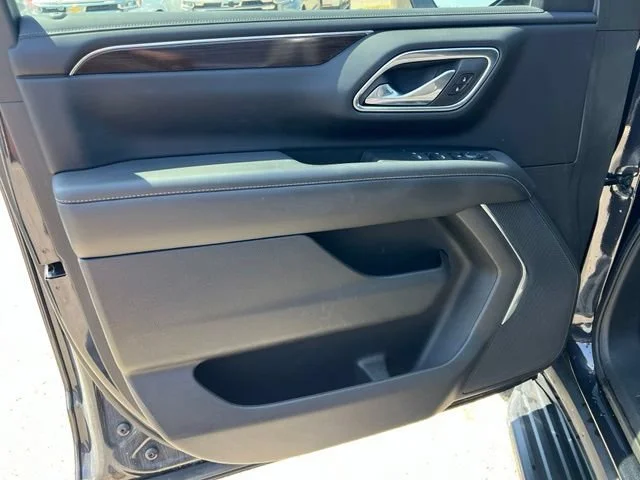 Used 2023 TITANIUM RUSH METALLIC GMC SLE image 12