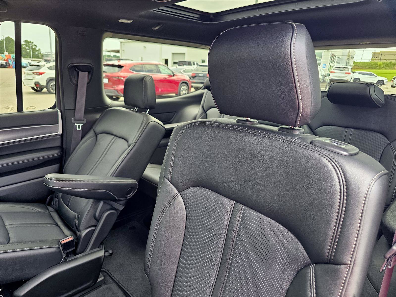 New 2026 High Gloss Black Jeep Limited Reserve image 32