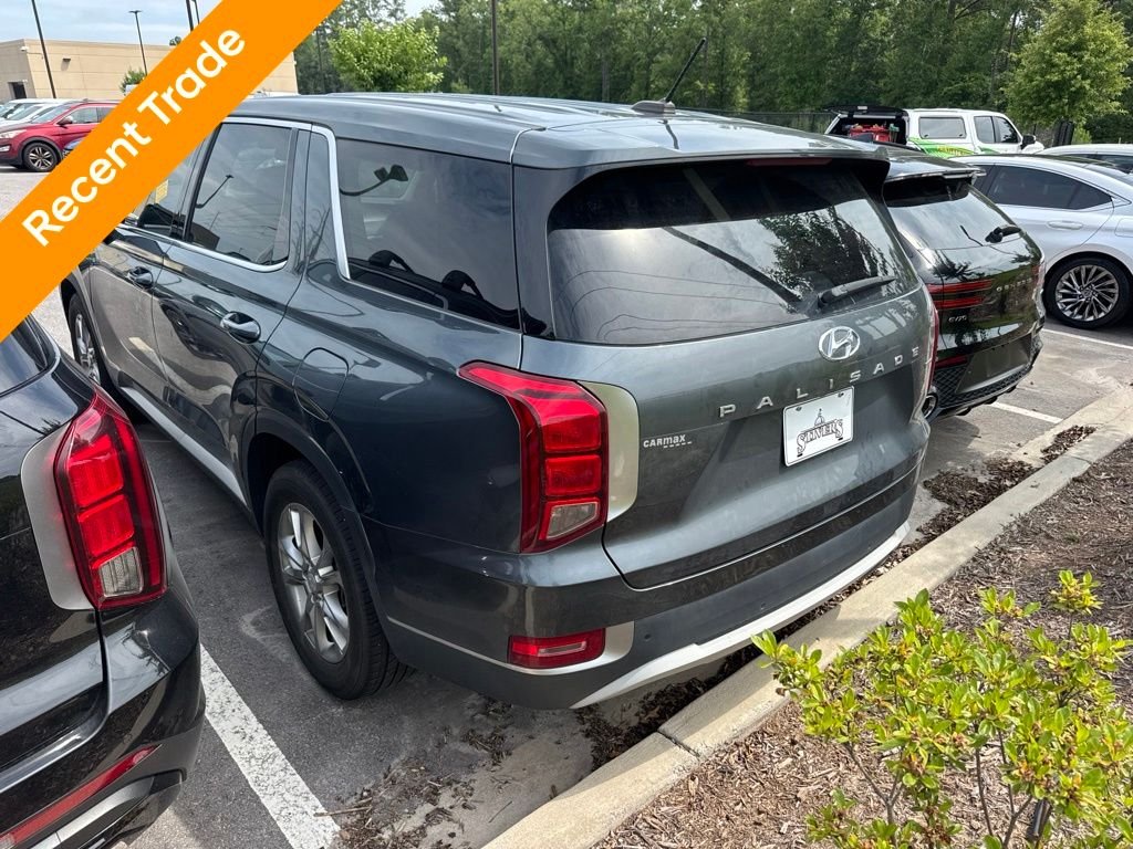 Used 2022 Gray Hyundai SE image 4