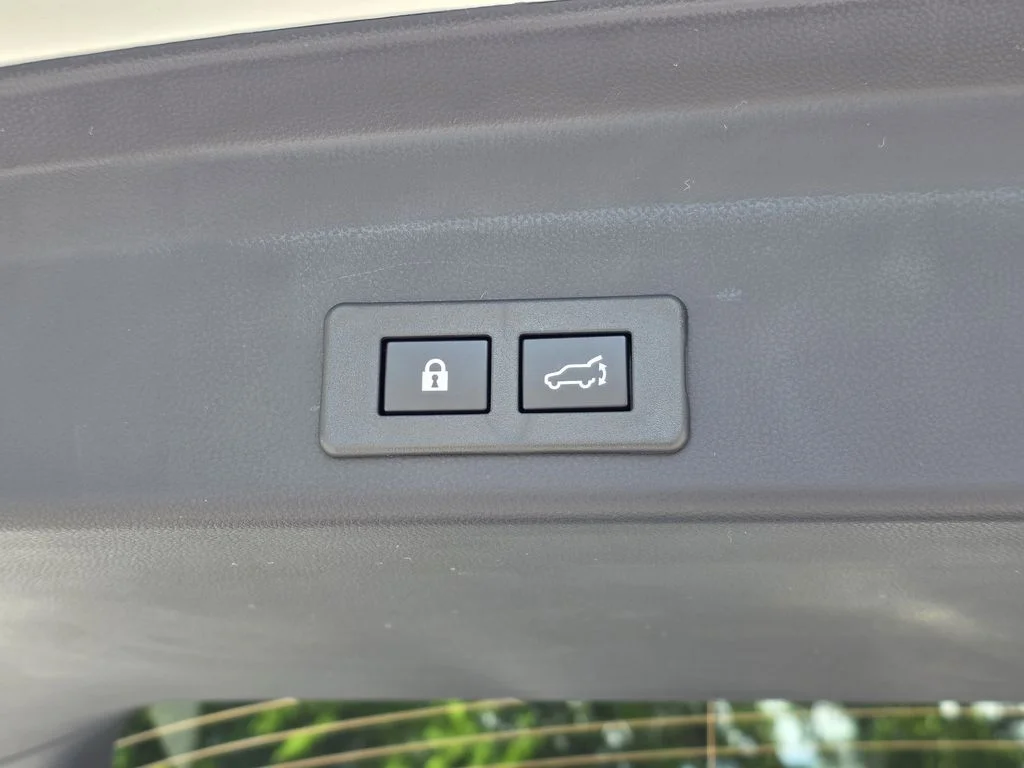 New 2026 CRYSTAL WHITE PEARL Subaru Touring 7-Passenger image 10