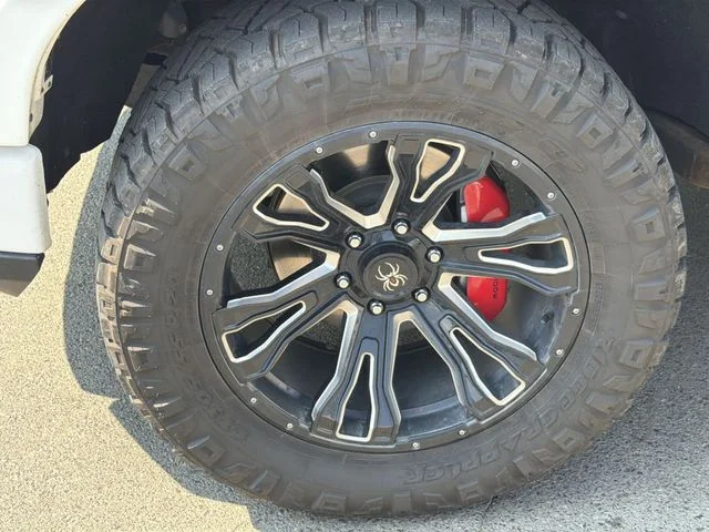 Used 2023 White GMC AT4 image 8