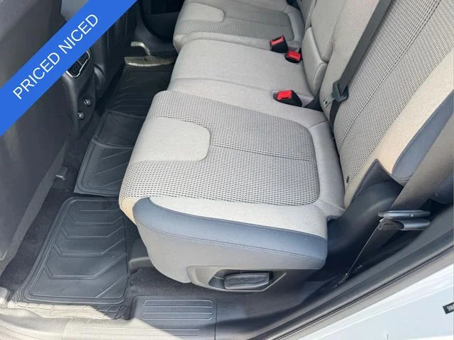 Used 2022 Gray Hyundai SEL image 9