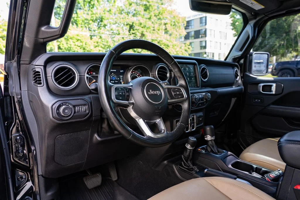 Used 2018 Black Jeep Unlimited Sahara image 22