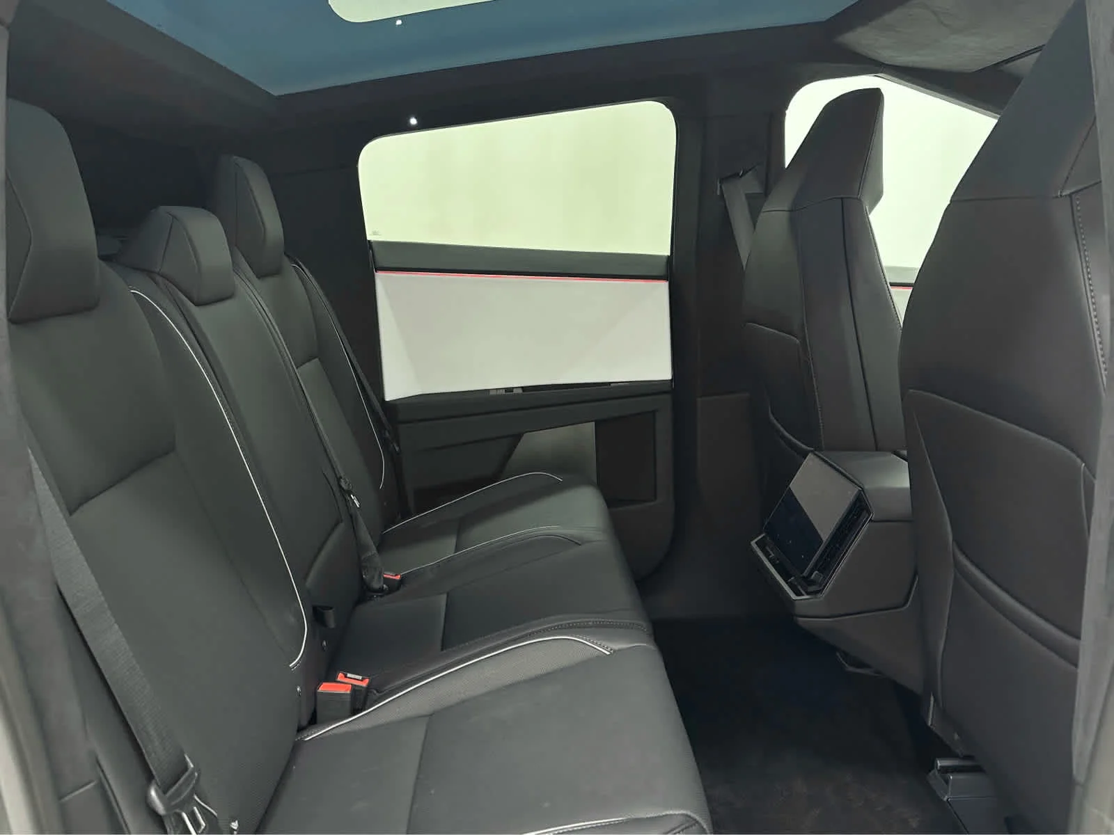 2024 Tesla Cybertruck Base - Photo 21