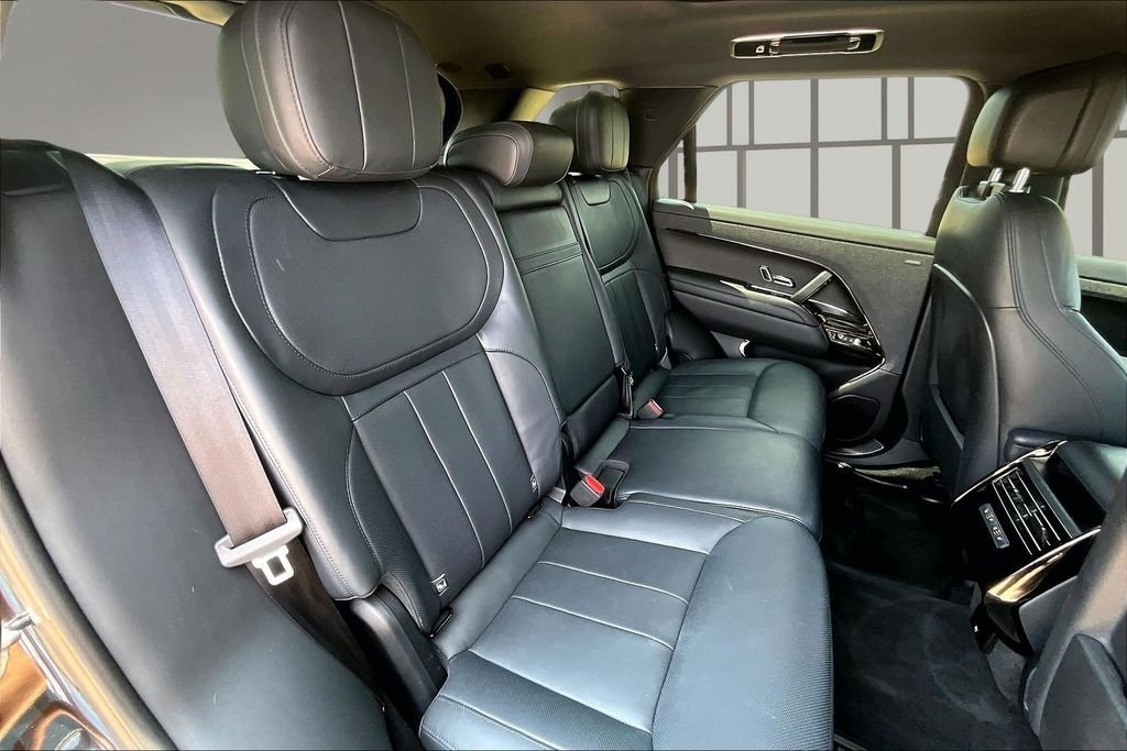 Used 2023 Santorini Black Metallic Land Rover SE Dynamic image 27