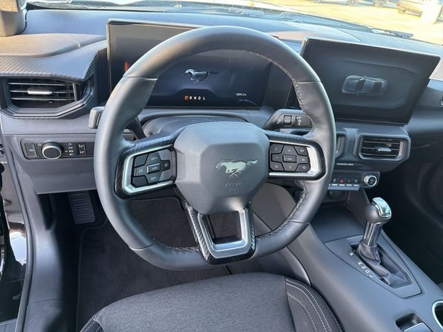 2025 Ford Mustang EcoBoost - Photo 15