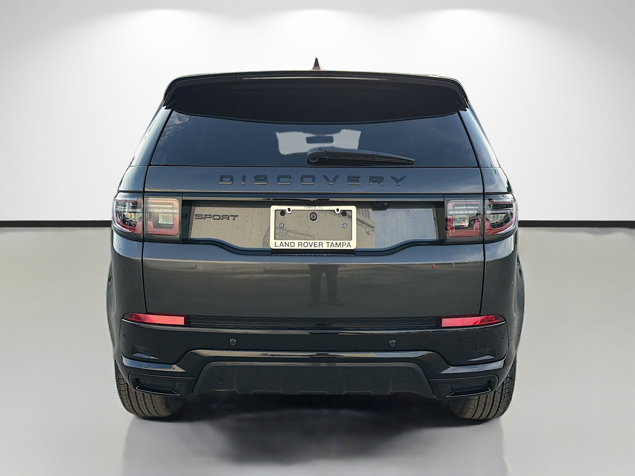 New 2026 Carpathian Grey LAND ROVER  image 4