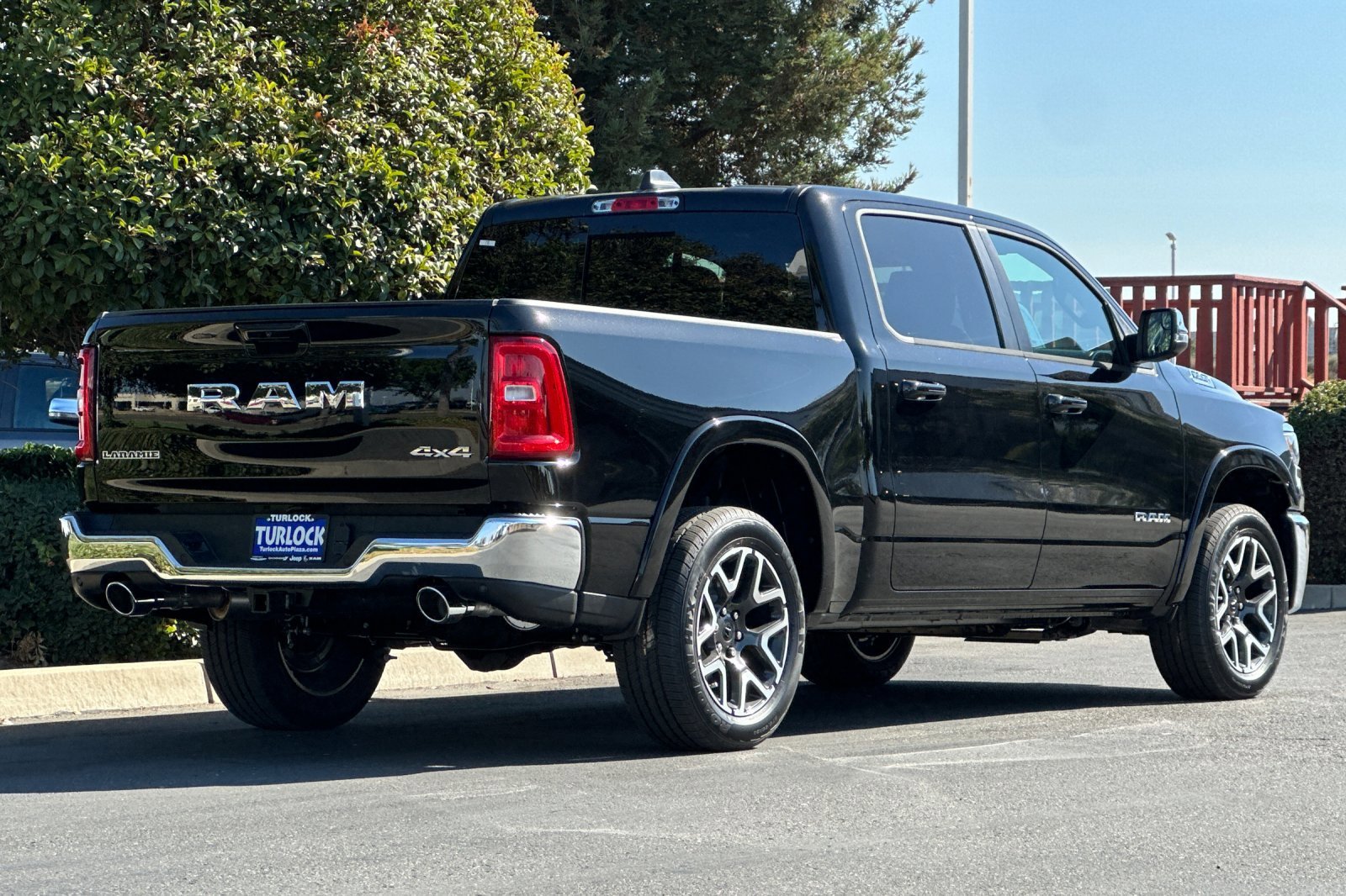 View vehicle photo 4