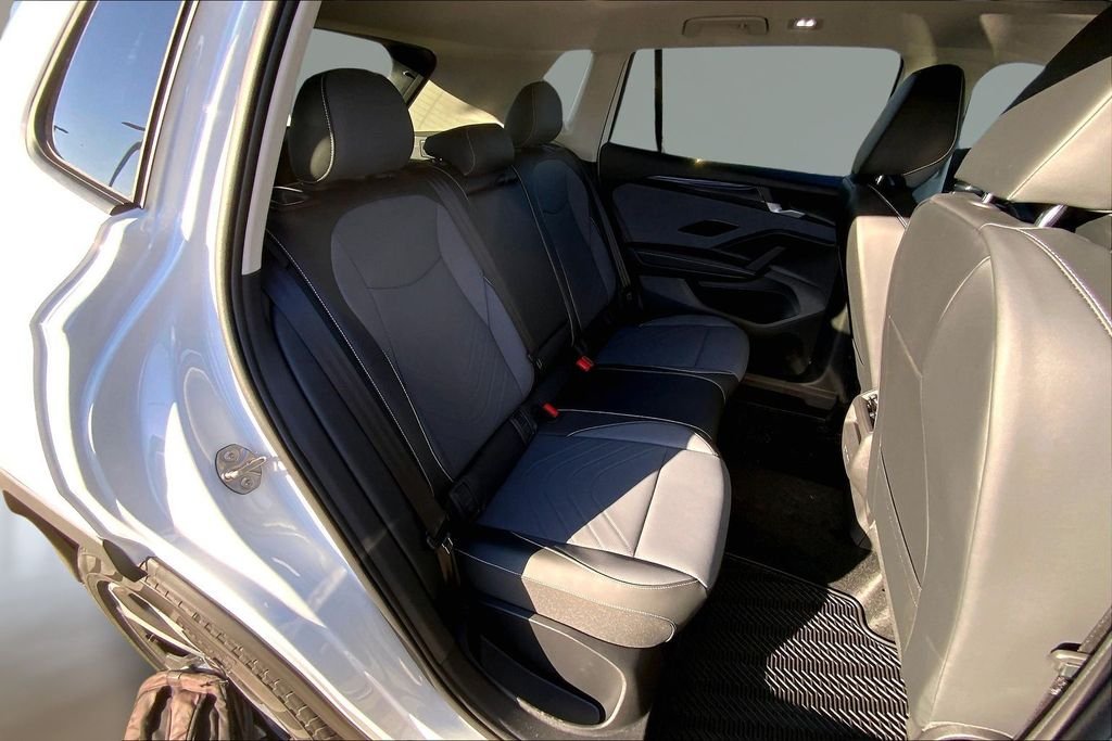 New 2026 Pure White Volkswagen 2.0T SE image 10