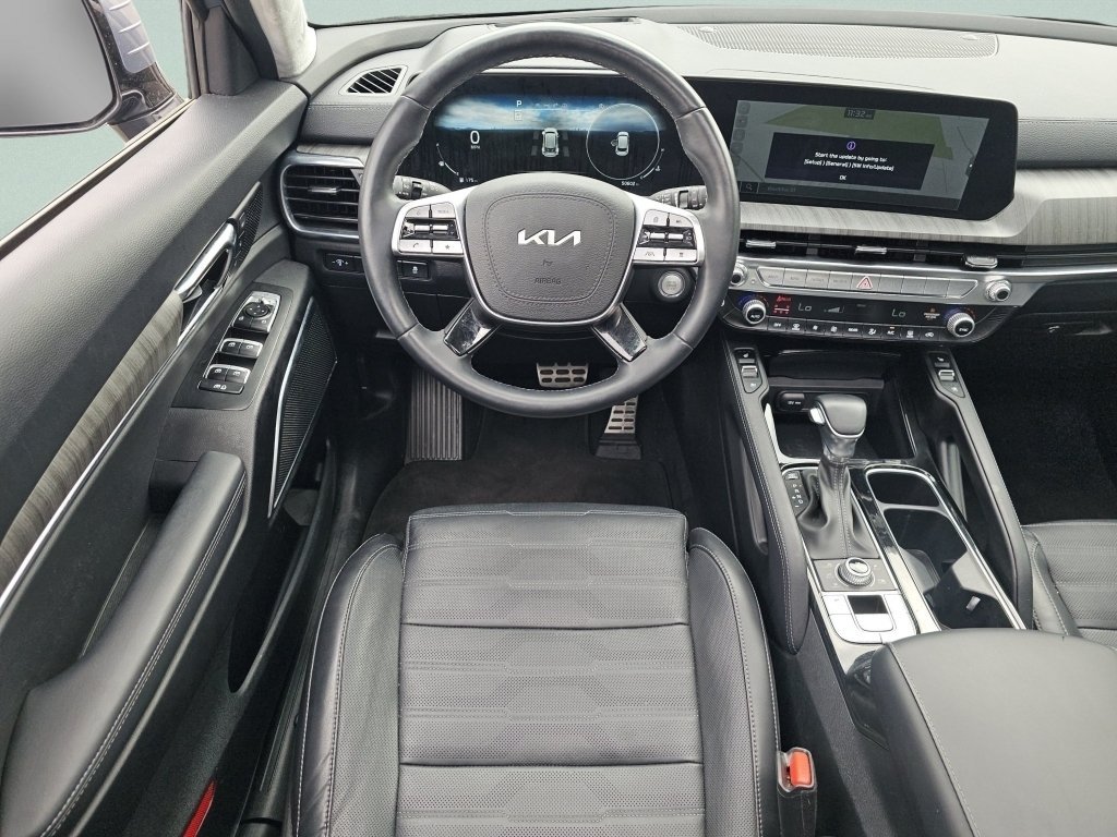 Used 2024 Everlasting Silver Kia SX Prestige image 4