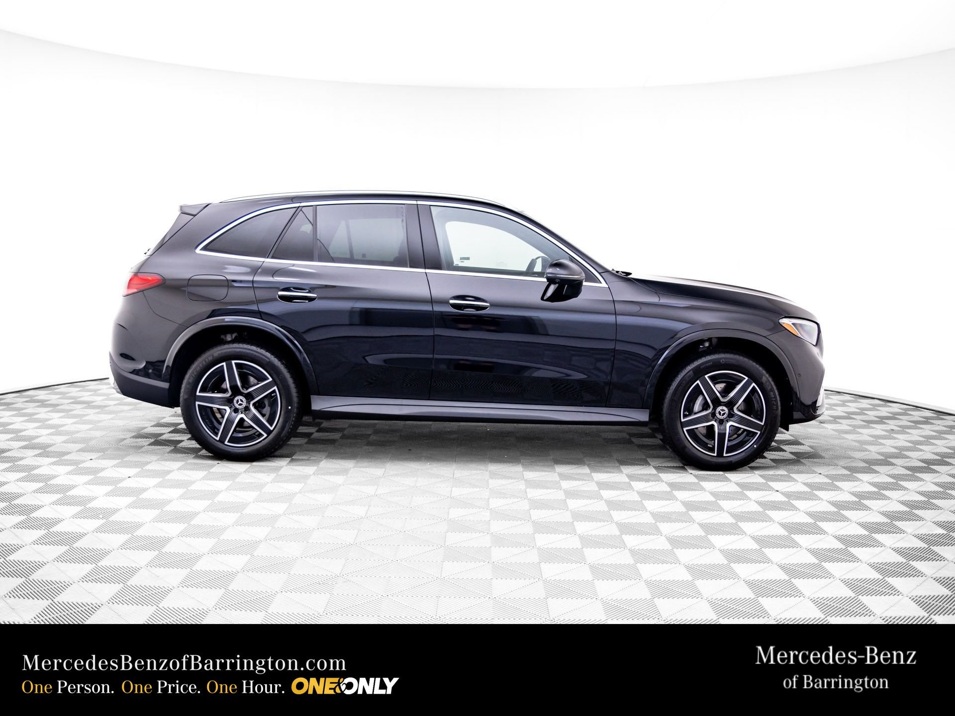 New 2026 Black Mercedes-Benz GLC 300 image 7