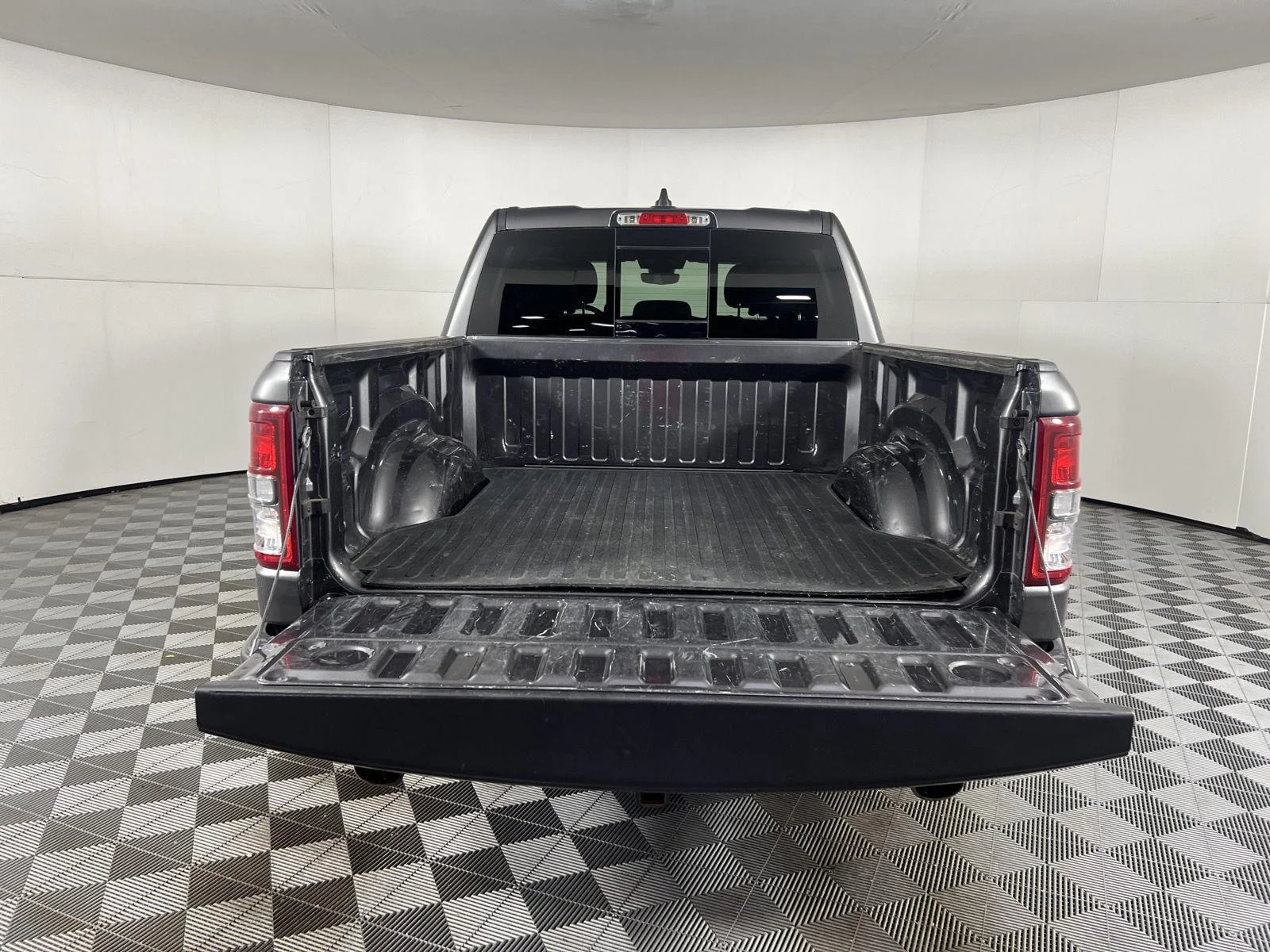 Used 2022 Granite Crystal Metallic Clearcoat Ram Big Horn image 51