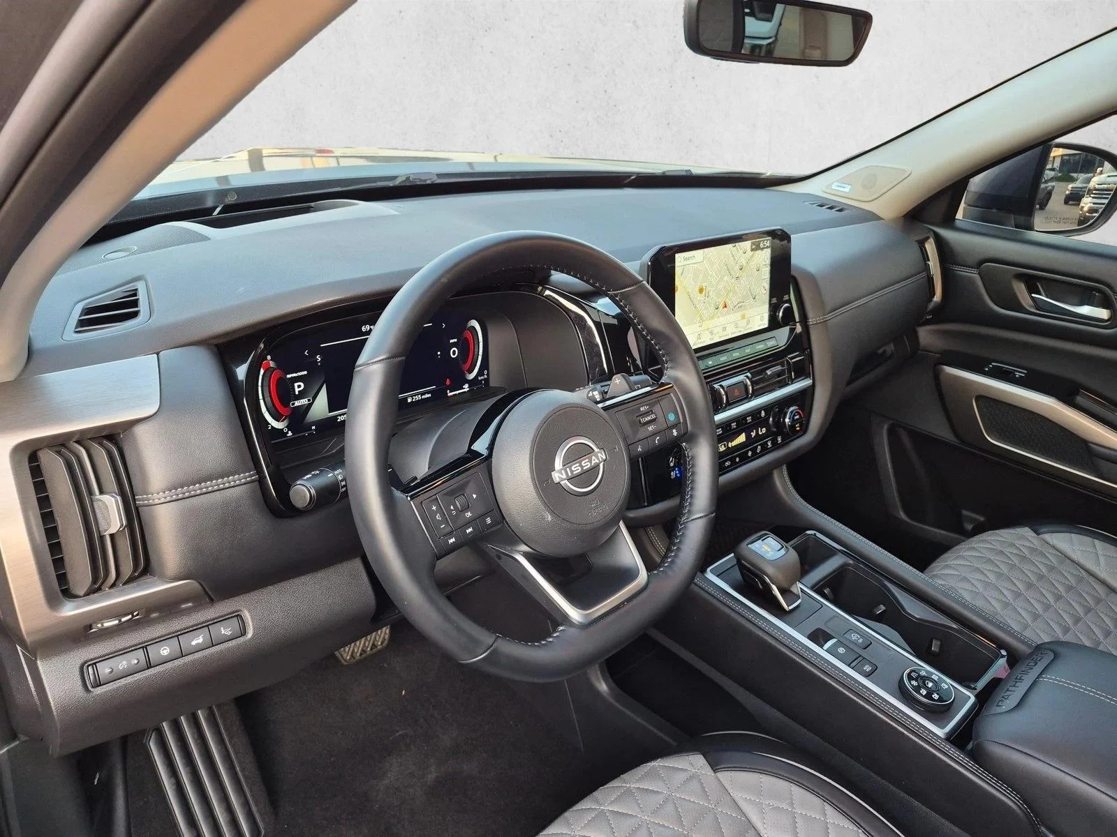 Certified Used 2025 Gun Metallic Nissan Platinum image 15