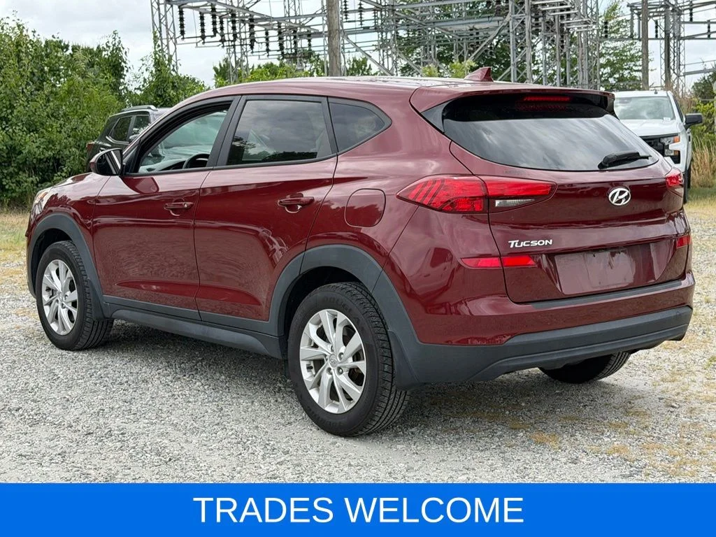 Used 2019 Red Hyundai SE image 8