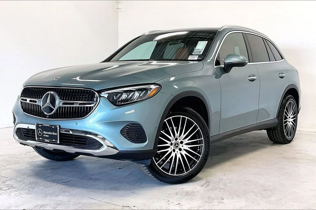 New 2026 Verde Silver Metallic Mercedes-Benz GLC 300 image 14