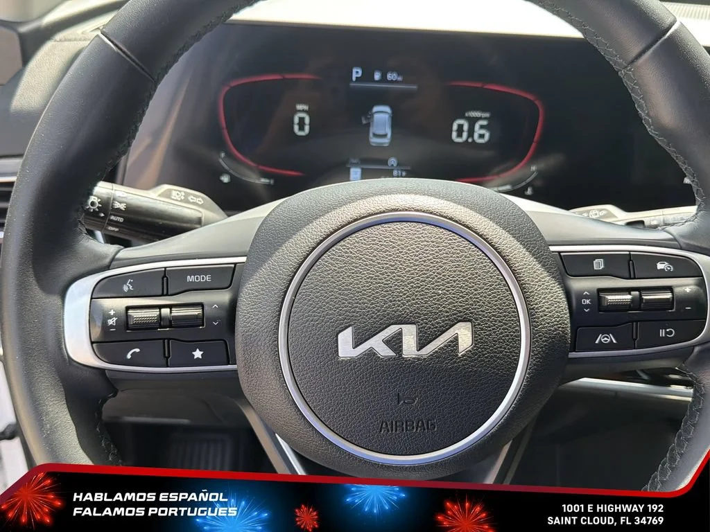 Used 2023 White Kia EX image 16