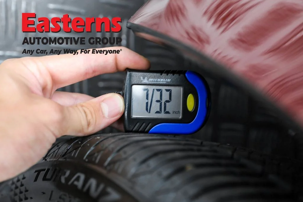 Used 2024 Red Nissan 2.0 SR image 25