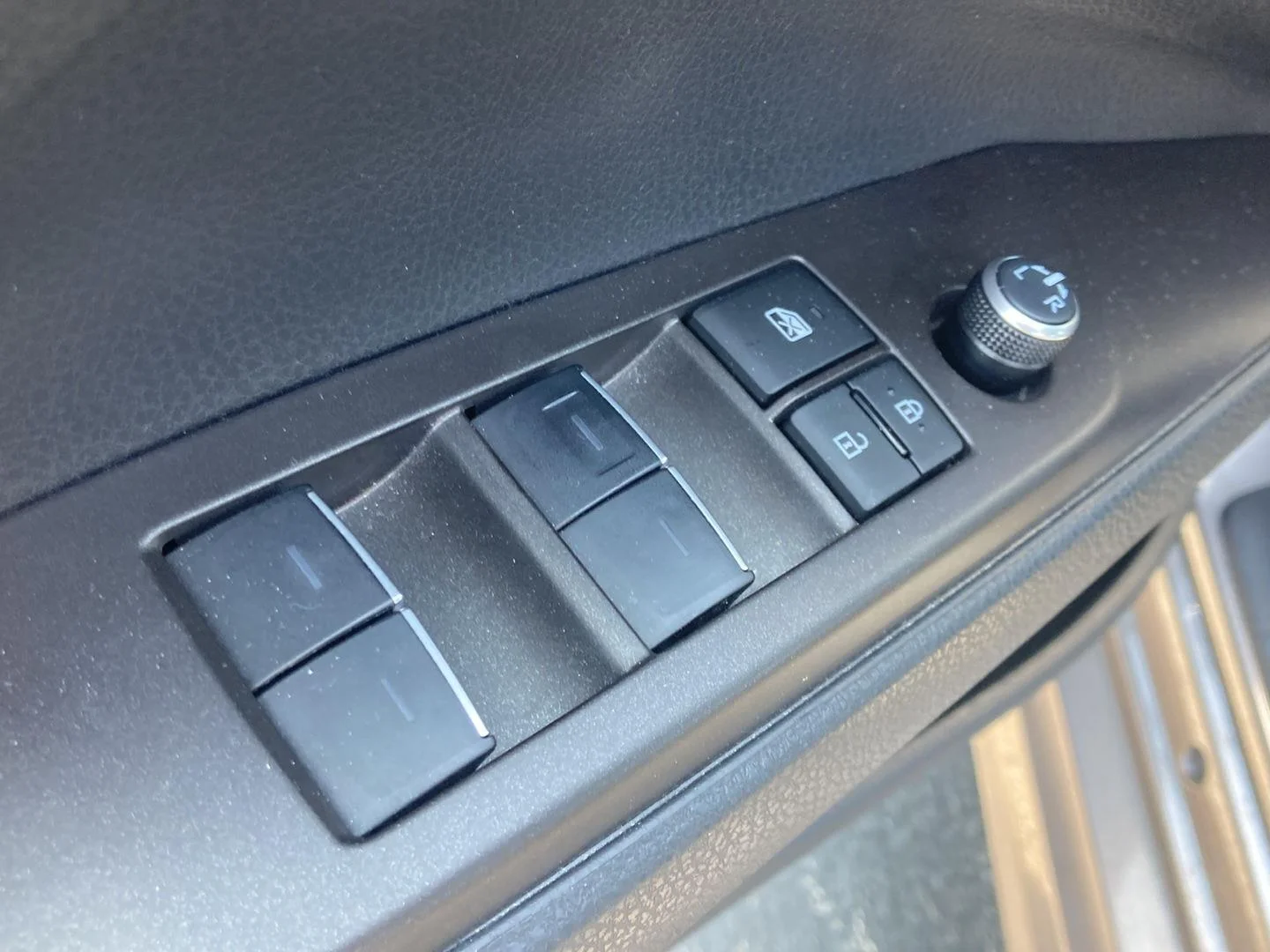 Used 2024 Gy Toyota XSE image 10