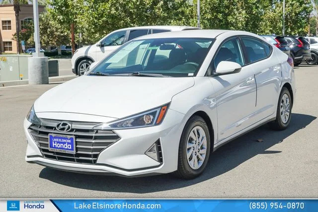 Used 2020 Quartz White Pearl Hyundai SE image 4
