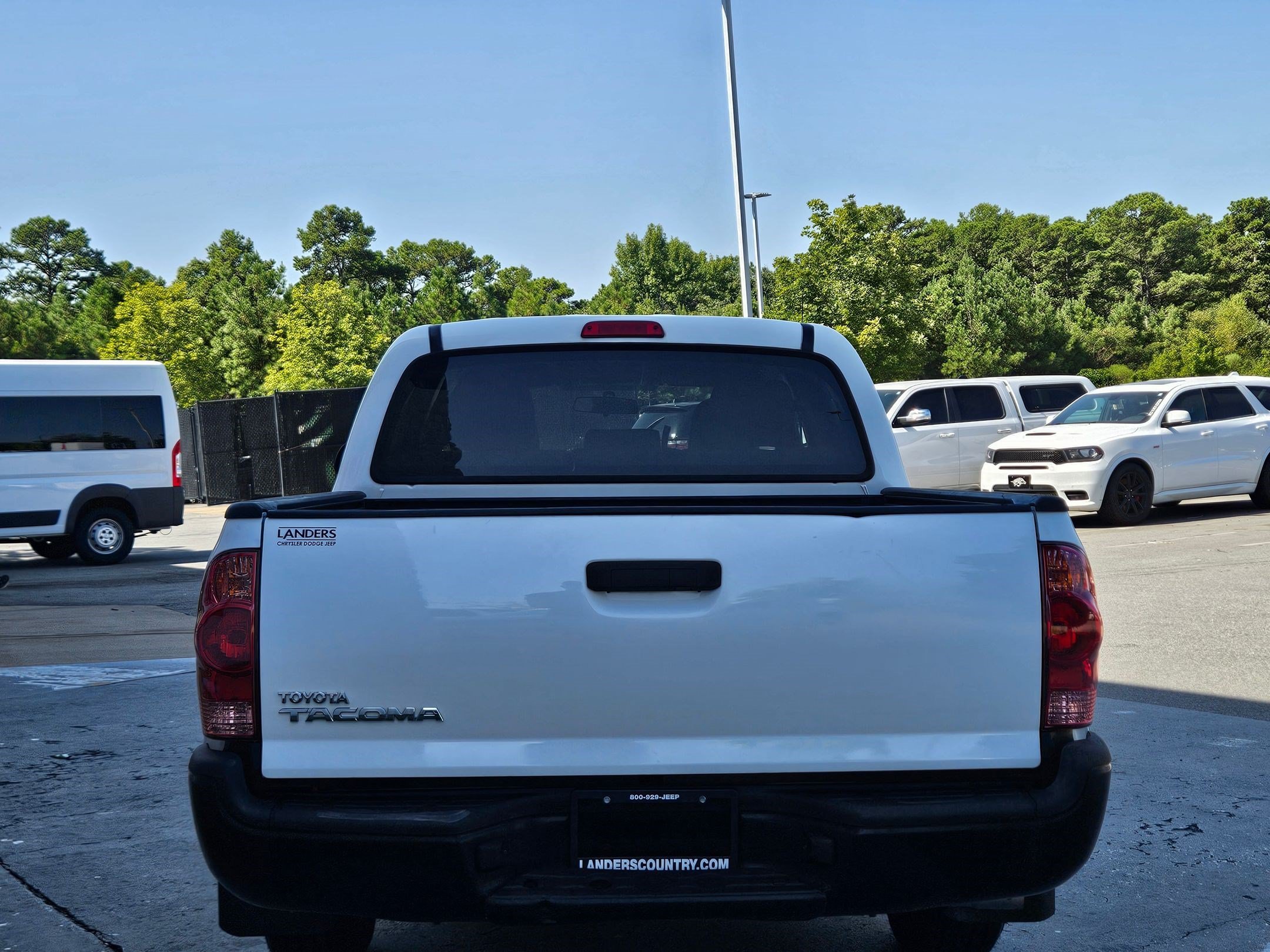Used 2013 Super White Toyota  image 6