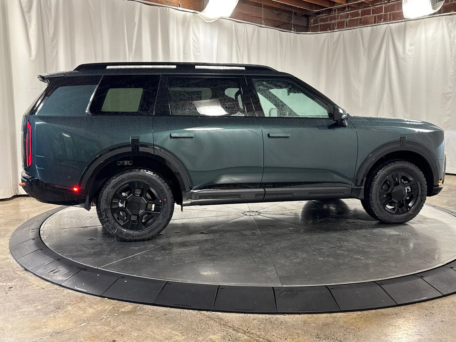 New 2027 Black Jade Green Kia X-Pro SX image 9