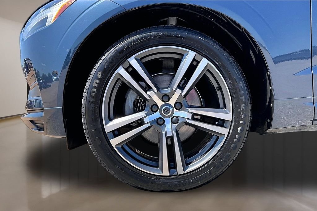 Used 2019 Blue Volvo T5 Momentum image 8