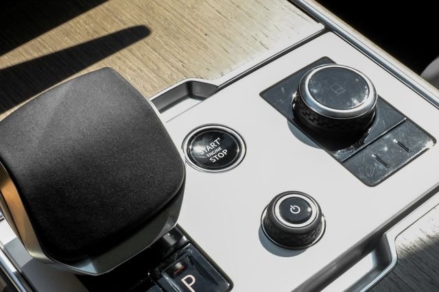 New 2027 Varesine Blue Land Rover SE image 26