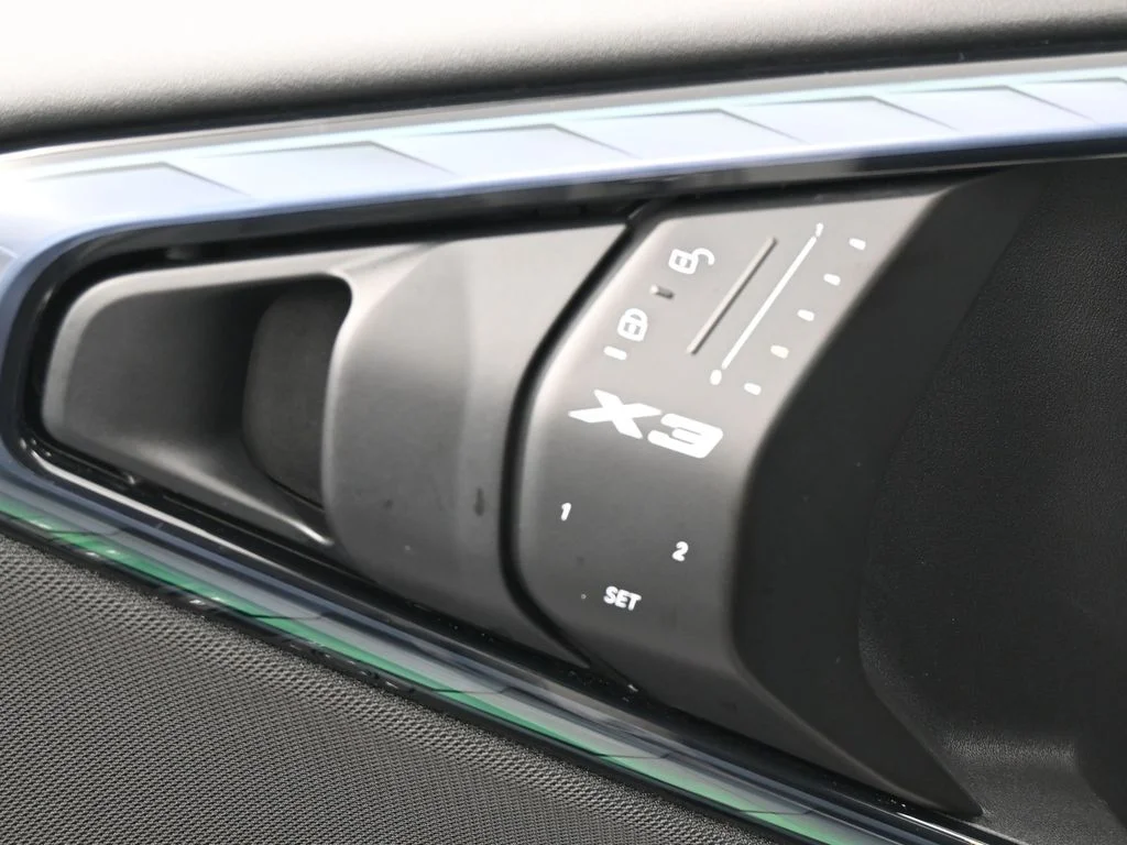 2025 BMW X3 30 - Photo 14